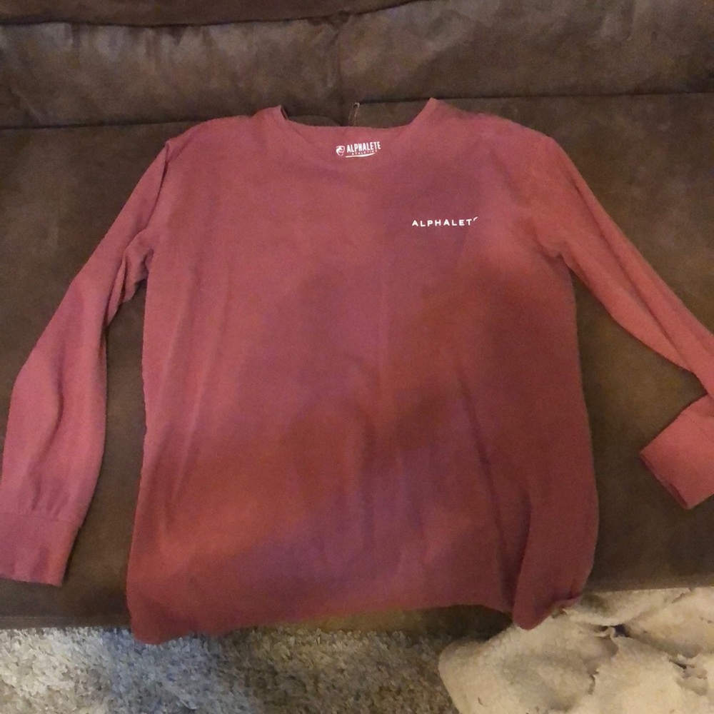 Alphalete shirt